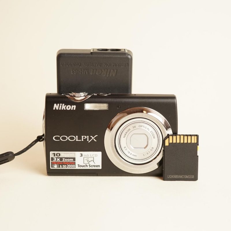 Nikon CoolPix S230 Digital Camera | 10MP | Tested & Working | Black