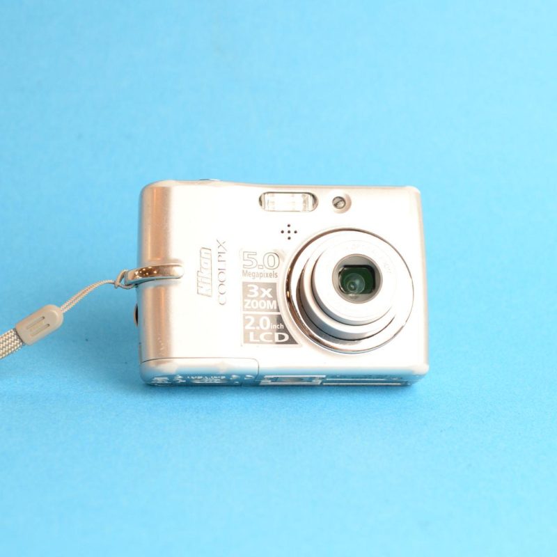 Nikon CoolPix L10 Digital Camera | 5MP | Tested & Working | Silver - Image 2