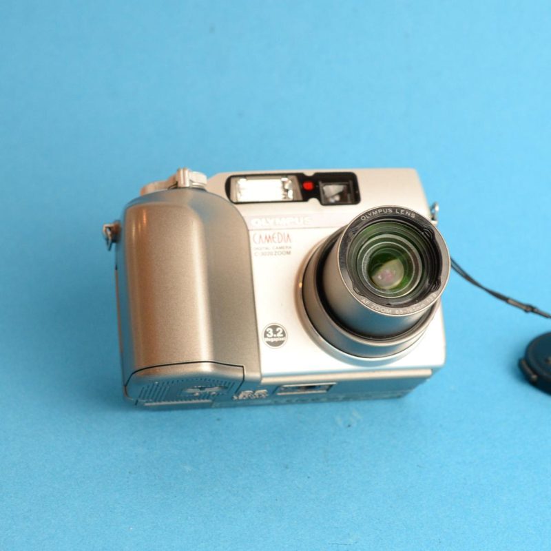 Olympus Camedia C-3020 Zoom Digital Camera | 3.2MP | Tested & Working | Silver - Image 2