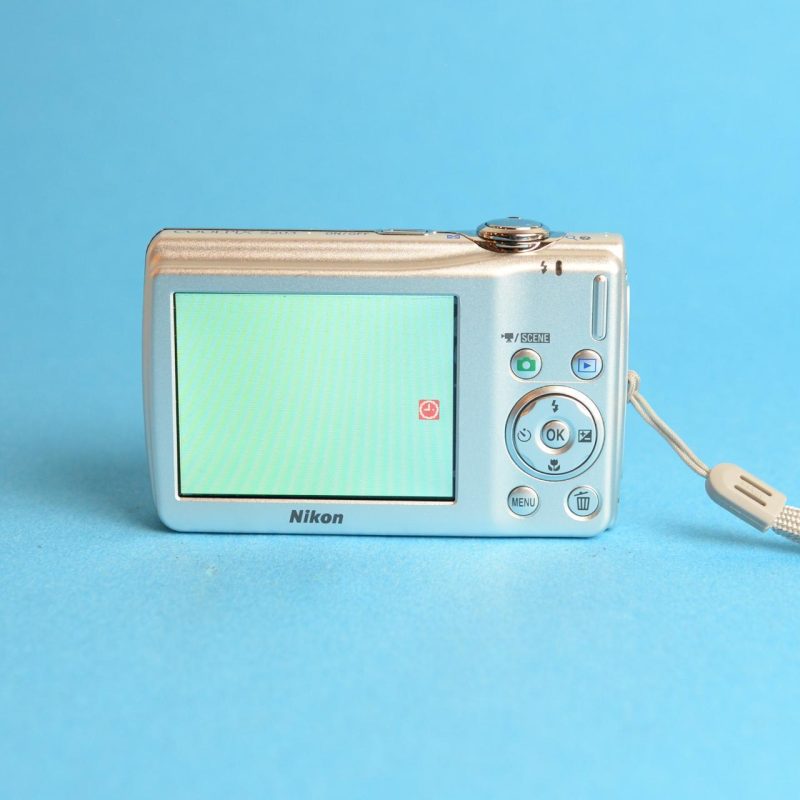 Nikon CoolPix S203 Digital Camera | 10MP | Tested & Working | Silver - Image 3